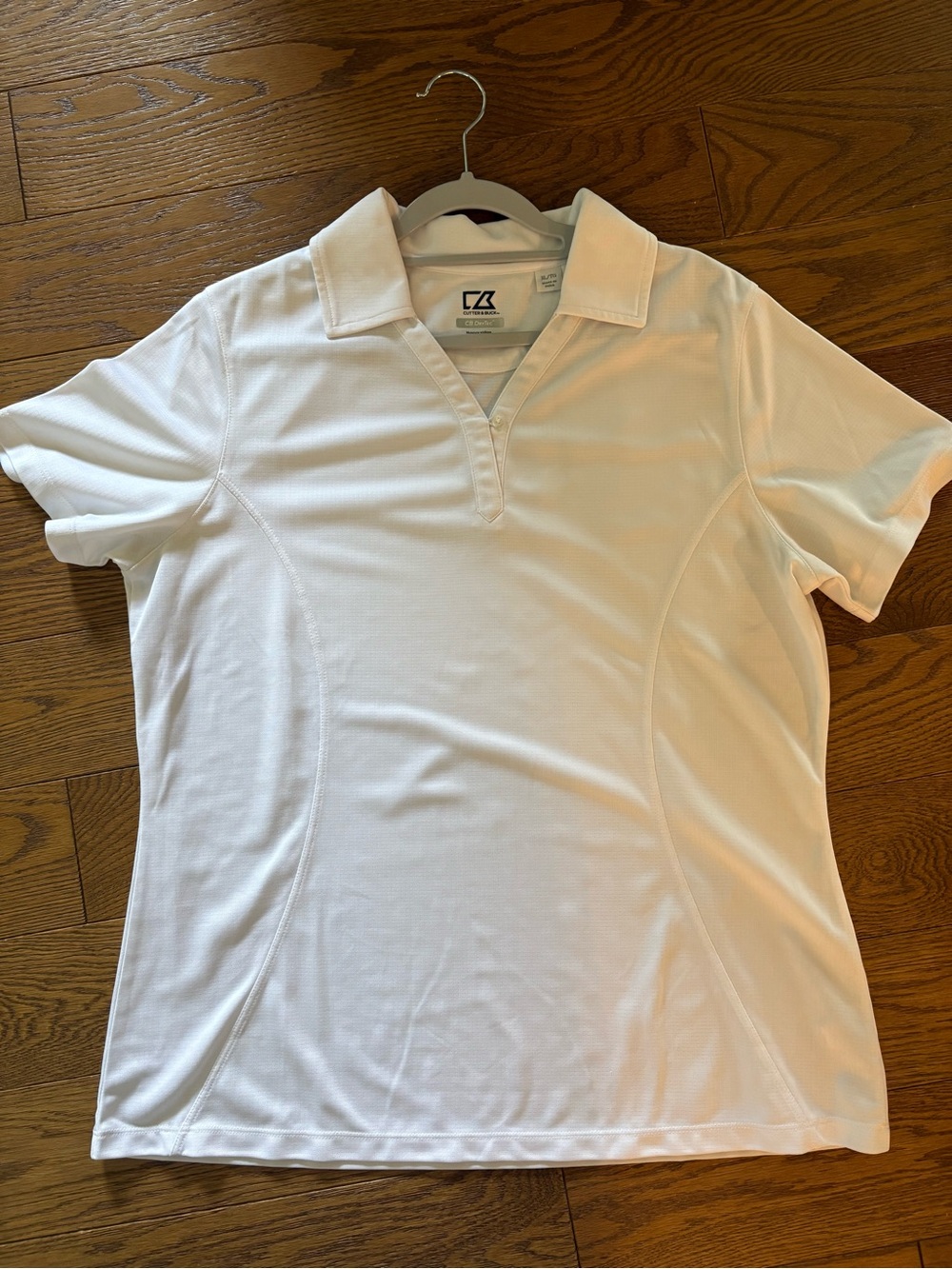 ✨ Cutter & Buck Women’s Golf Shirt – Size XL ✨
